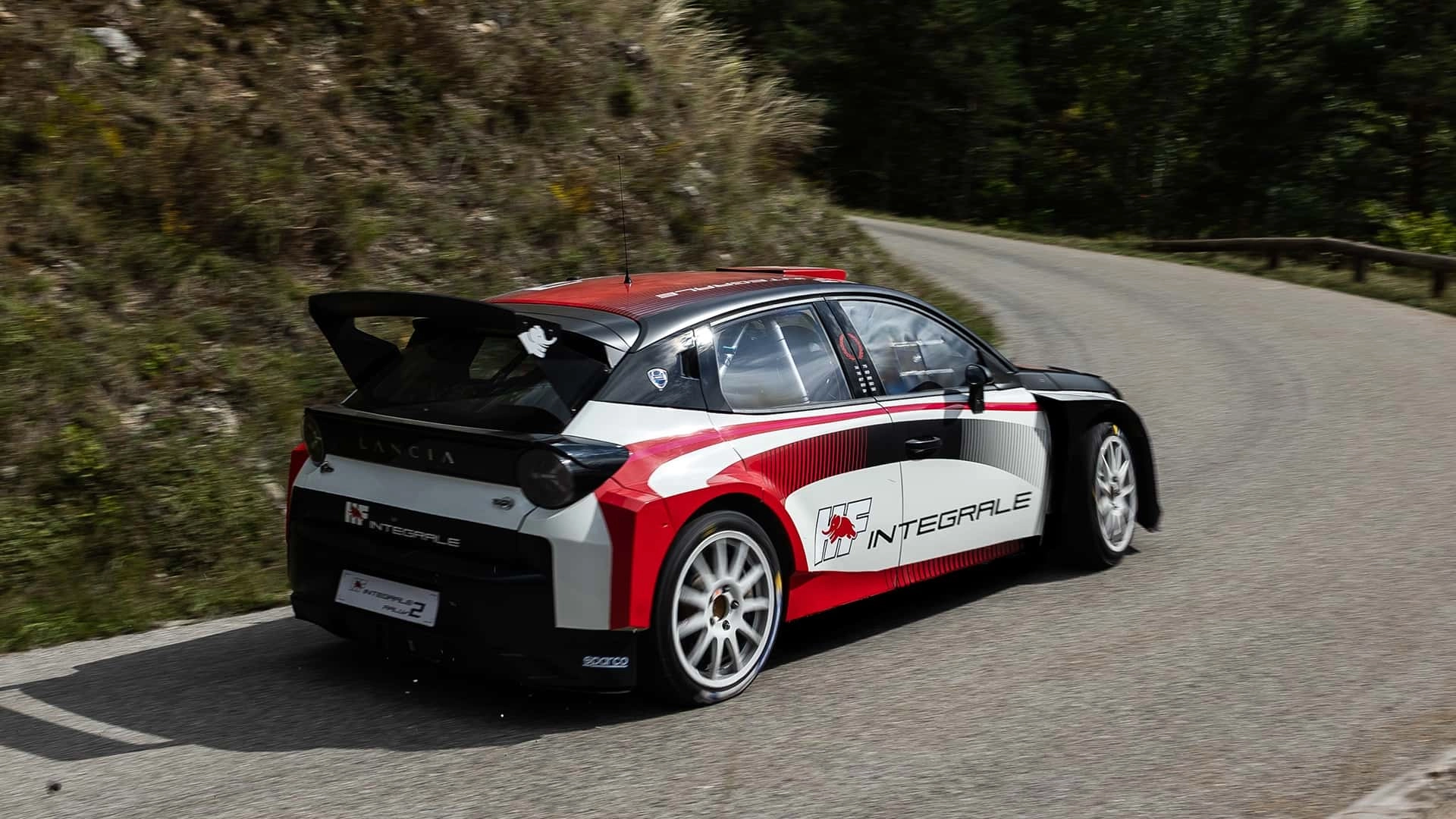 Nuova lancia y rally2 hf integrale (2)